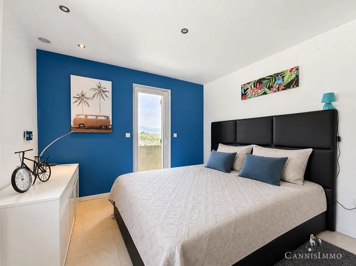 Image No.11-7 Bed House for sale