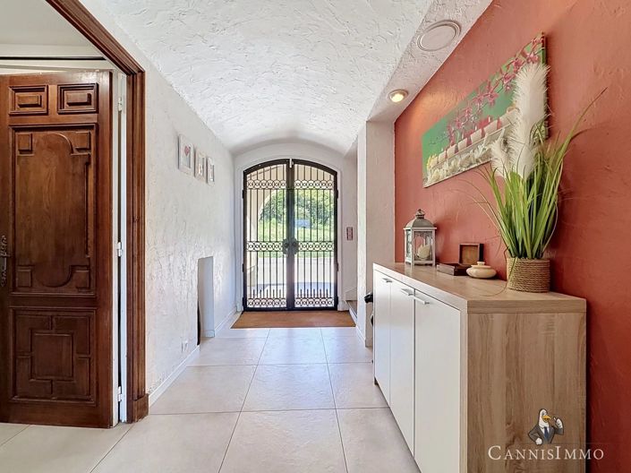 Image No.16-7 Bed House for sale