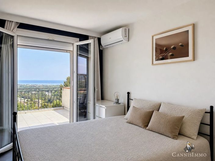 Image No.25-7 Bed House for sale