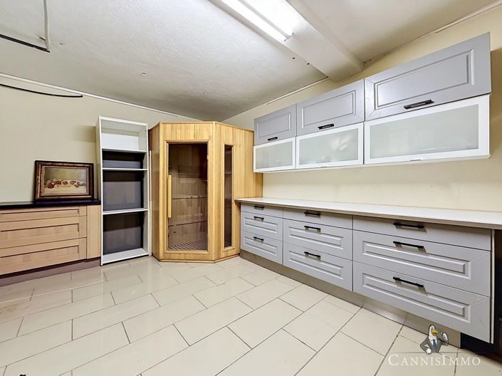 Image No.29-7 Bed House for sale