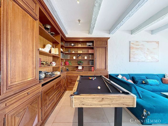 Image No.5-7 Bed House for sale