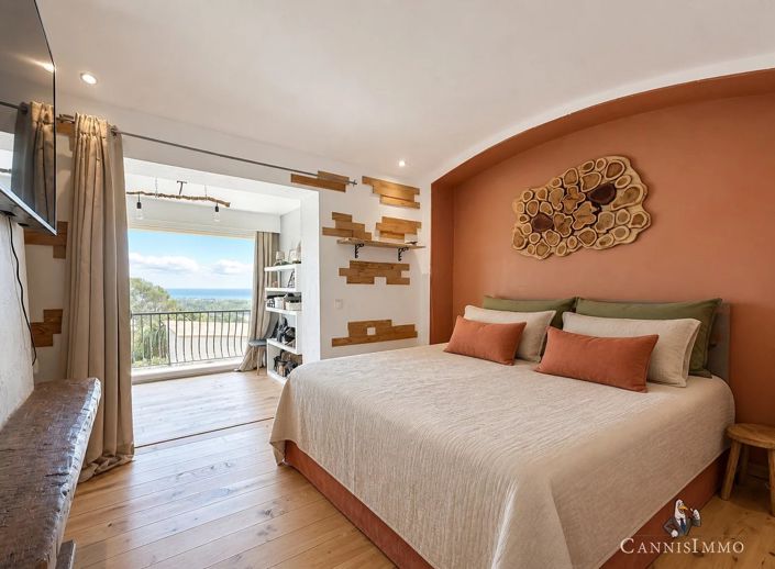 Image No.9-7 Bed House for sale