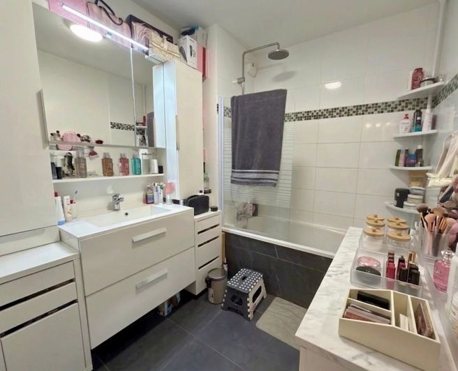 Image No.17-2 Bed Apartment for sale