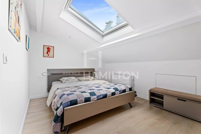 Image No.10-3 Bed House for sale