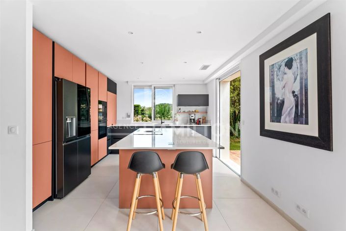 Image No.2-3 Bed House for sale