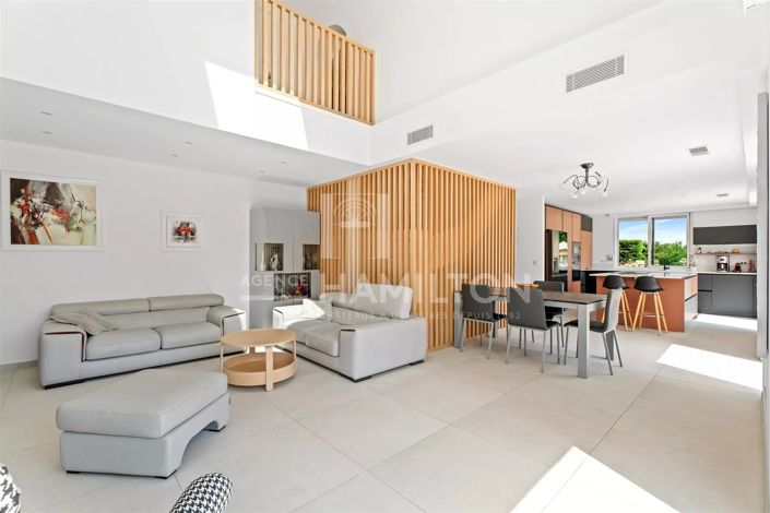Image No.5-3 Bed House for sale