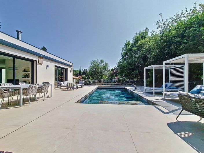Image No.18-6 Bed House for sale