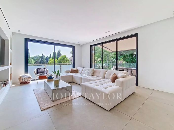 Image No.23-6 Bed House for sale