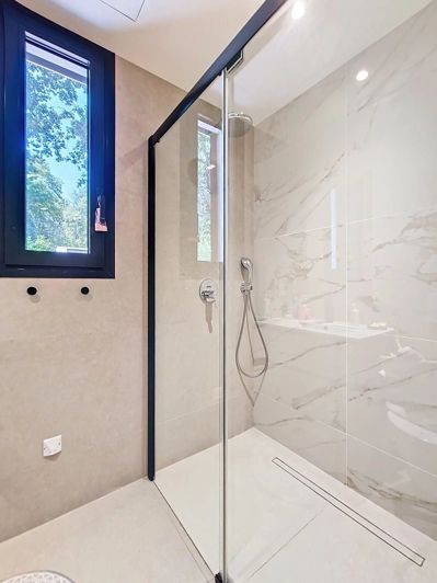 Image No.27-6 Bed House for sale