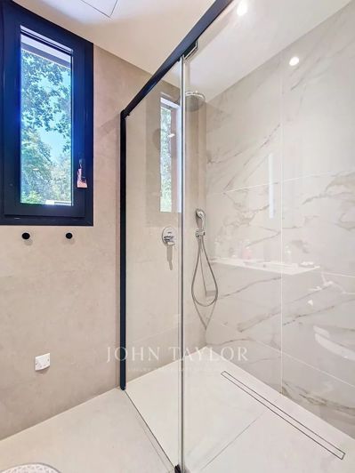 Image No.27-6 Bed House for sale