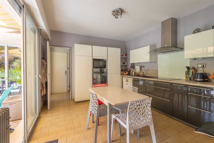 Image No.5-4 Bed House for sale