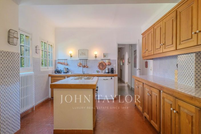 Image No.17-7 Bed House for sale