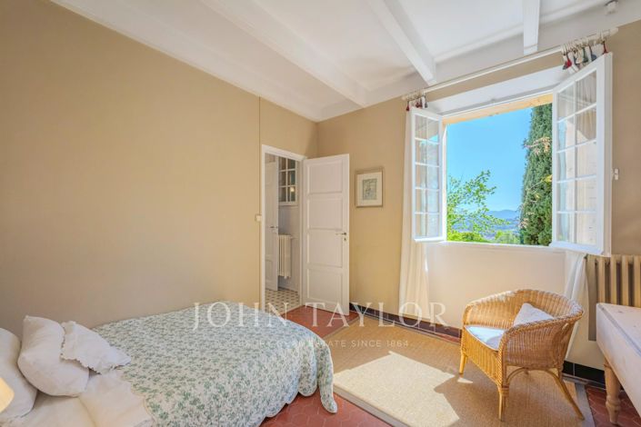 Image No.22-7 Bed House for sale