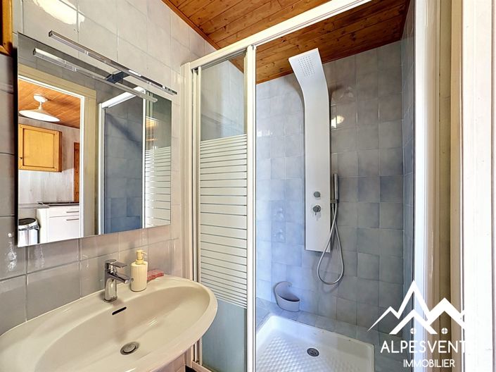 Image No.15-5 Bed House for sale