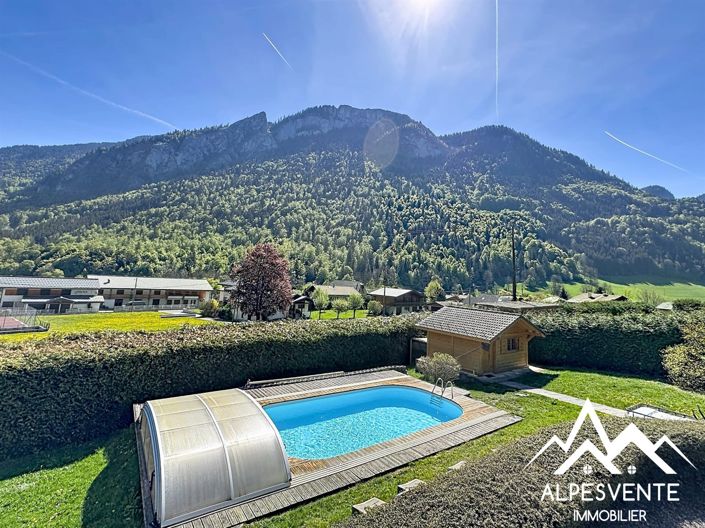 Image No.24-5 Bed House for sale