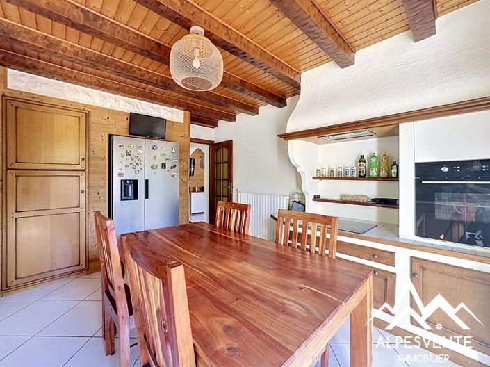 Image No.4-5 Bed House for sale