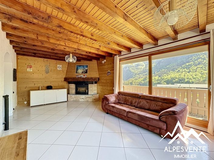 Image No.7-5 Bed House for sale