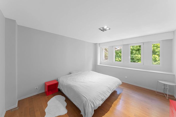 Image No.17-4 Bed House for sale