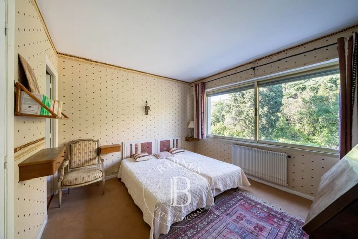 Image No.10-3 Bed Apartment for sale