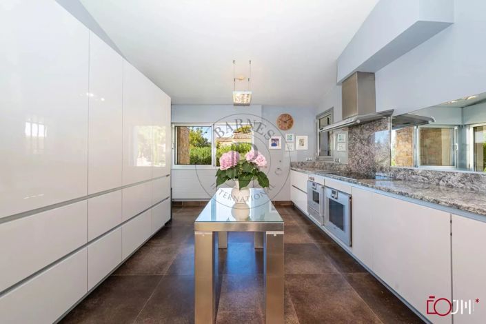 Image No.5-7 Bed House for sale