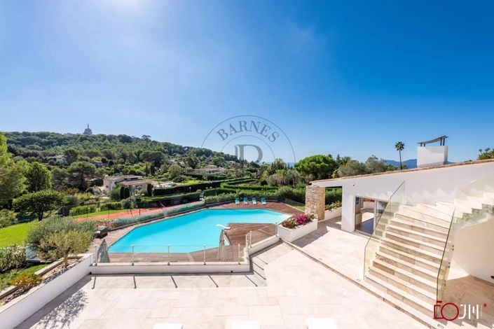 Image No.8-7 Bed House for sale