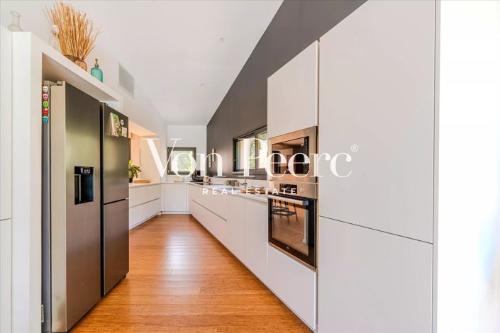 Image No.8-3 Bed House for sale