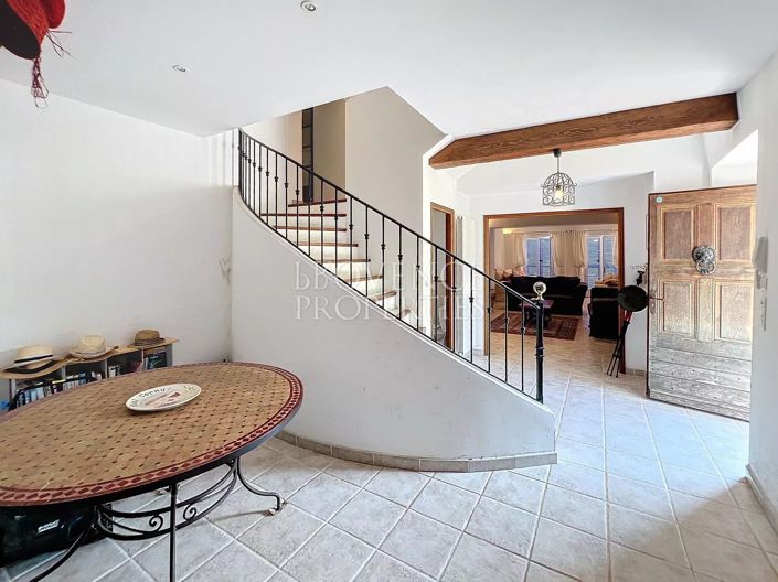 Image No.12-12 Bed House for sale
