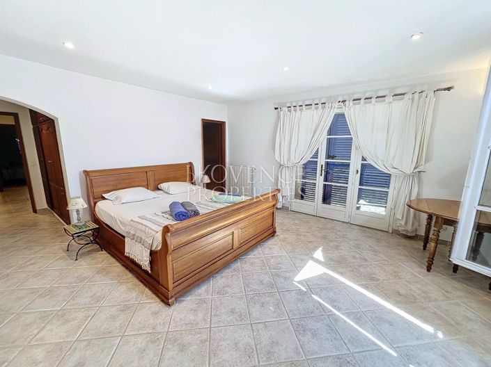 Image No.22-12 Bed House for sale