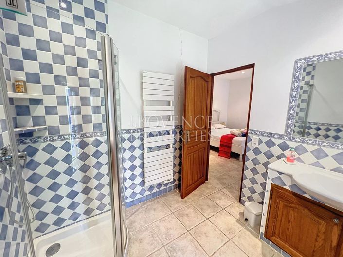 Image No.25-12 Bed House for sale