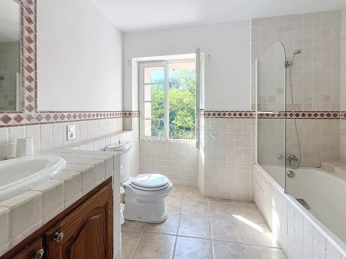 Image No.26-12 Bed House for sale