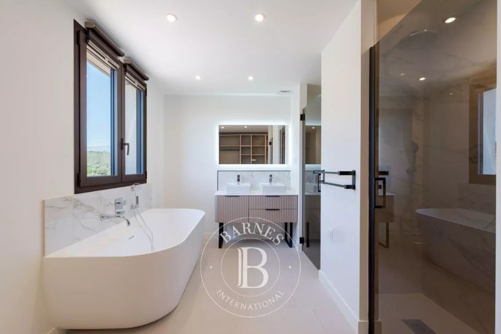 Image No.14-5 Bed House for sale