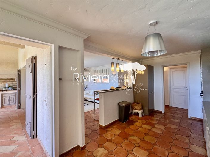 Image No.17-4 Bed House for sale