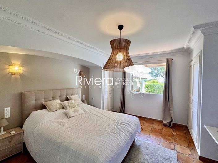 Image No.18-4 Bed House for sale