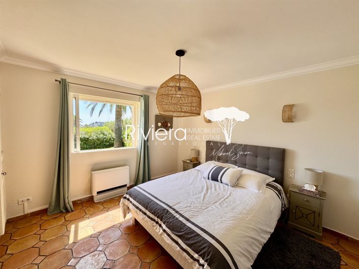 Image No.22-4 Bed House for sale