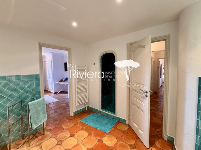 Image No.23-4 Bed House for sale