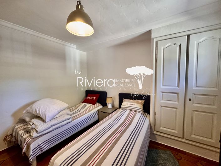 Image No.24-4 Bed House for sale