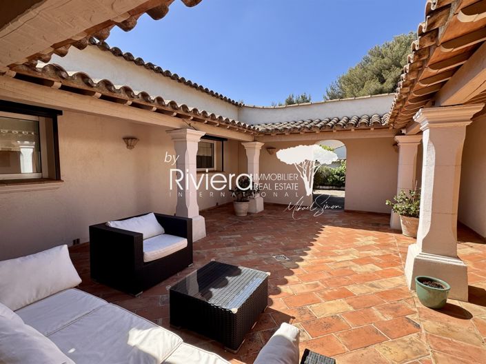 Image No.8-4 Bed House for sale