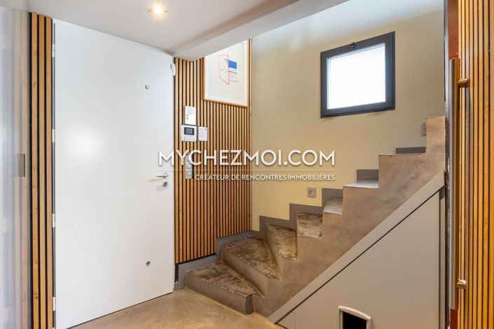Image No.20-4 Bed Property for sale