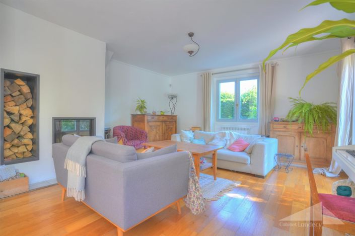 Image No.3-4 Bed House for sale