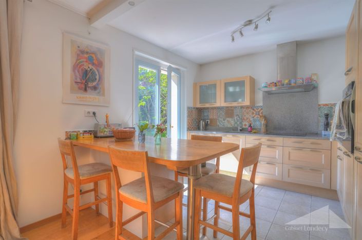 Image No.5-4 Bed House for sale