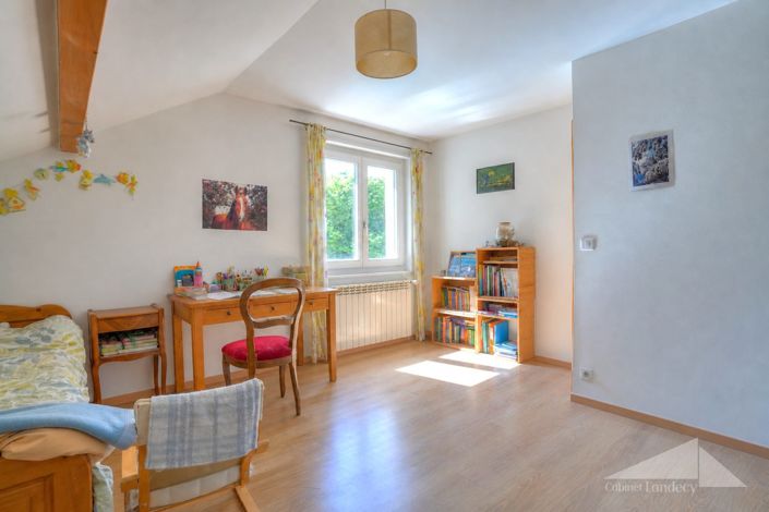 Image No.9-4 Bed House for sale