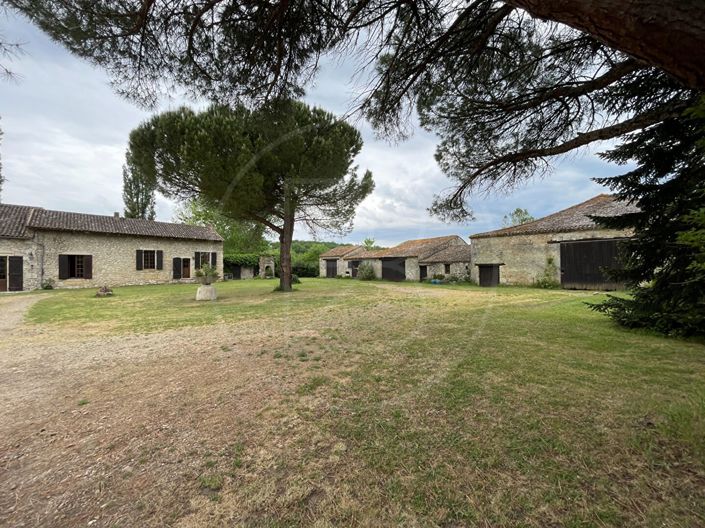 Image No.2-6 Bed House for sale