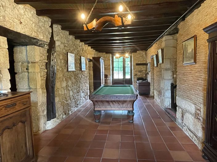 Image No.4-6 Bed House for sale