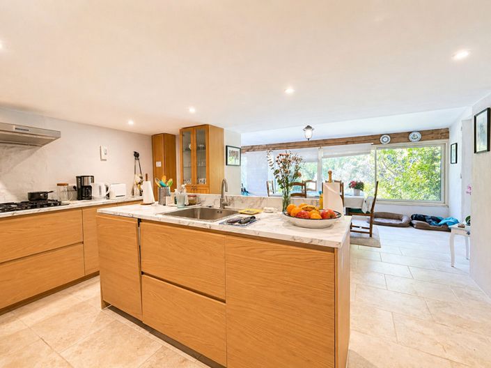 Image No.7-4 Bed House for sale