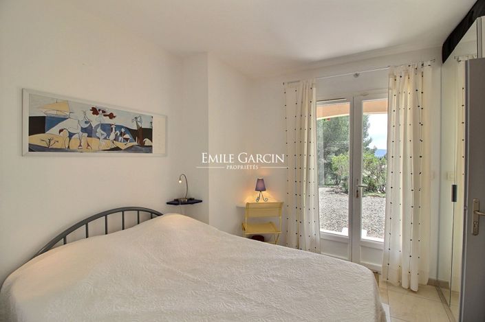 Image No.11-5 Bed Property for sale