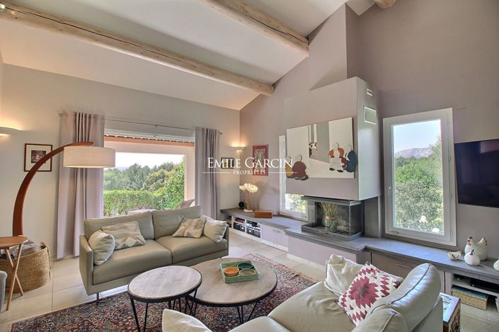 Image No.6-5 Bed Property for sale