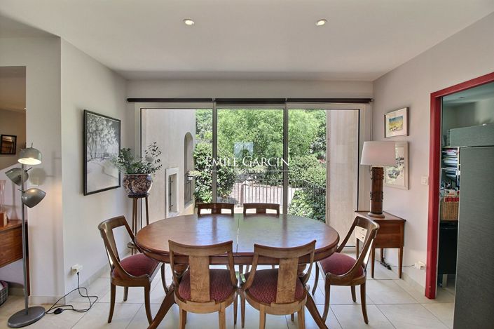 Image No.8-5 Bed Property for sale