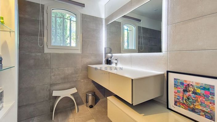 Image No.17-4 Bed House for sale