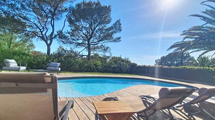 Image No.8-4 Bed House for sale