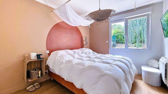 Image No.12-4 Bed House for sale